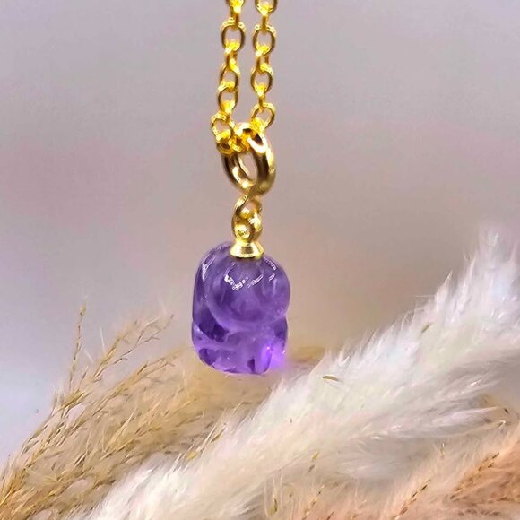 Nature Amethyst Rabbit Charm Necklace - Picture 4 of 10
